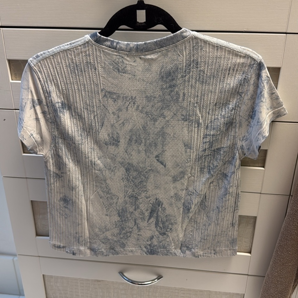 Lululemon Train To Be Short Sleeve Shirt in Blue Tie Dye Size 8 - Picture 4 of 5